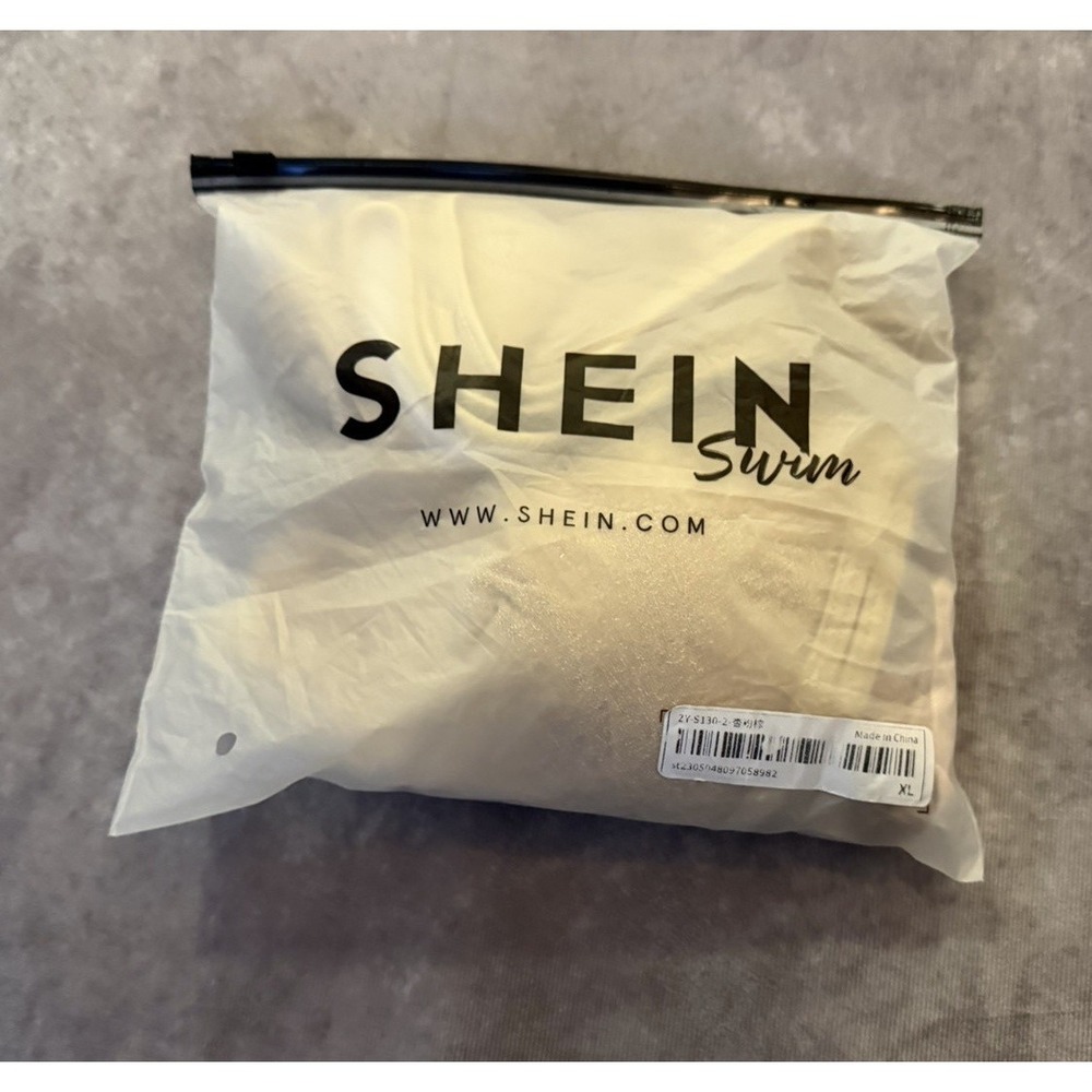 SHEIN Swim Women's Top Black Size XL Regular Fit Swimwear New with Tags